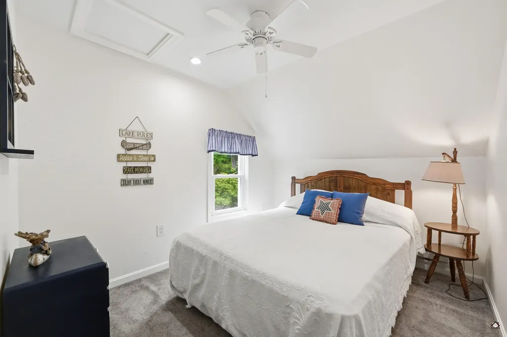 107 Lakeshore Drive Leeds ME 04263