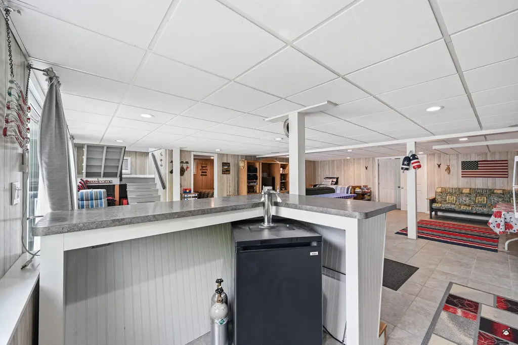 107 Lakeshore Drive Leeds ME 04263