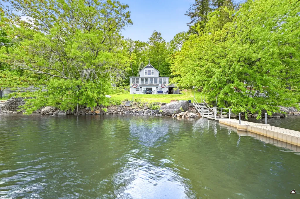 107 Lakeshore Drive Leeds ME 04263