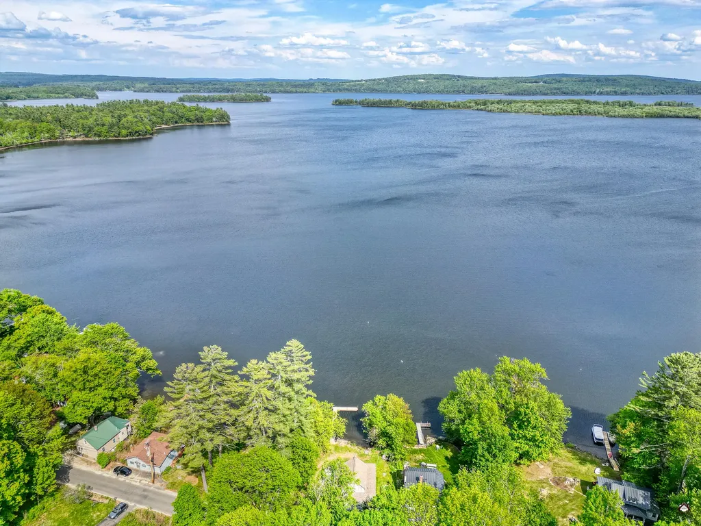 107 Lakeshore Drive Leeds ME 04263