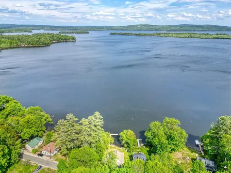 107 Lakeshore Drive Leeds ME 04263