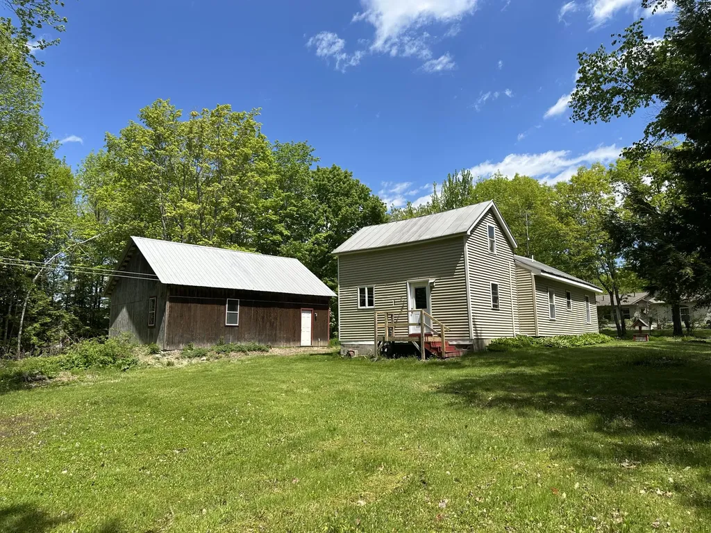 21 S Gage Road Oakland ME 04963