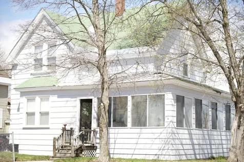 17 Katahdin Avenue Millinocket ME 04462