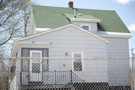 17 Katahdin Avenue Millinocket ME 04462