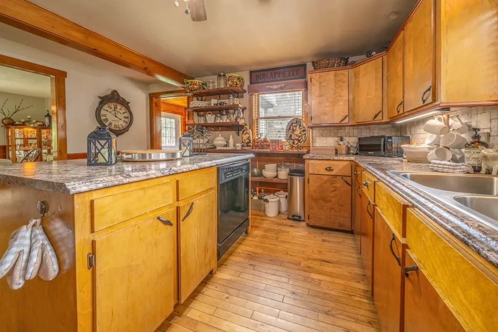 26 Grampys Way Swanville ME 04915