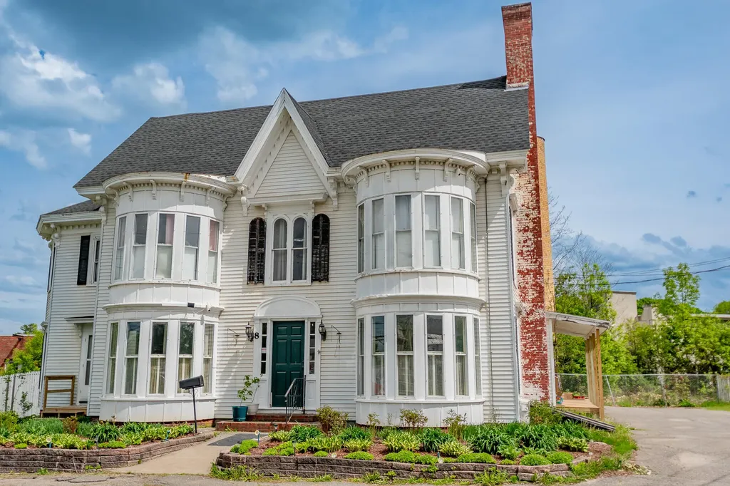 8 Monument Square Dover-foxcroft ME 04426
