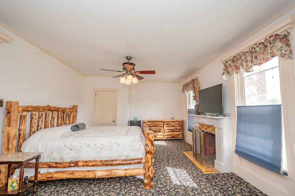8 Monument Square Dover-foxcroft ME 04426