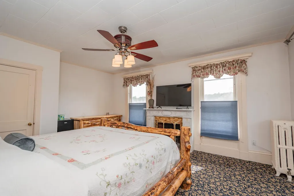 8 Monument Square Dover-foxcroft ME 04426