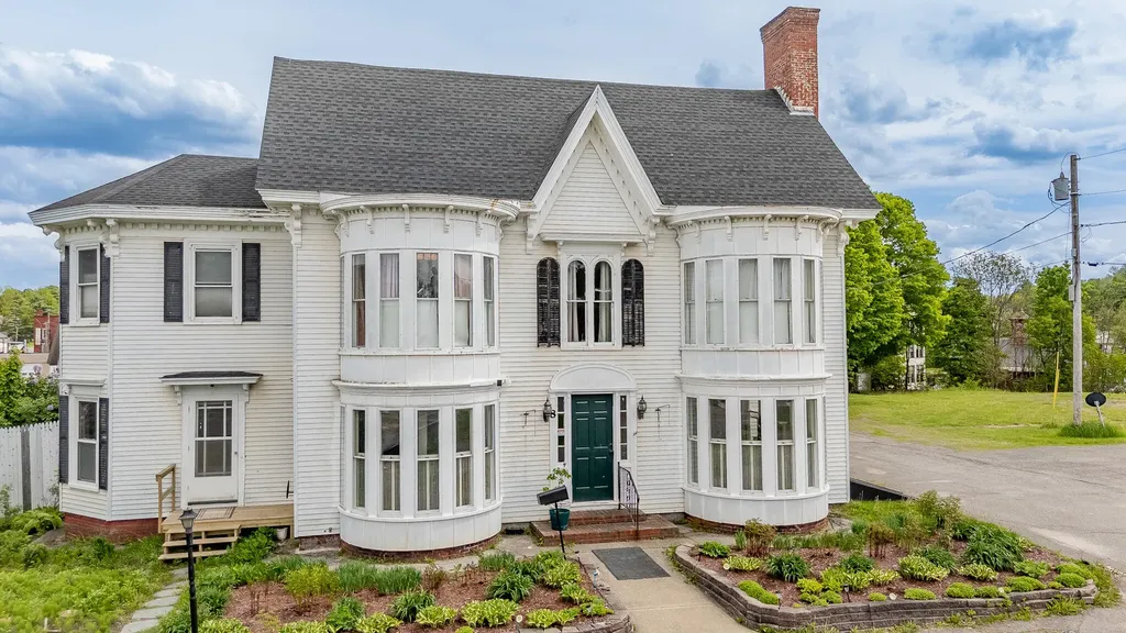 8 Monument Square Dover-foxcroft ME 04426