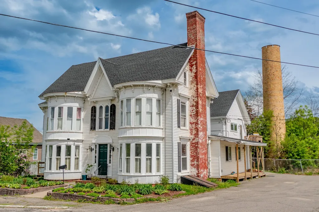 8 Monument Square Dover-foxcroft ME 04426