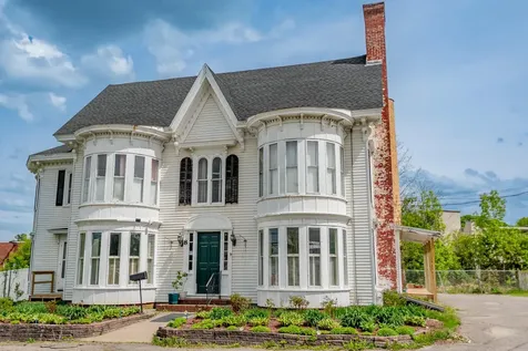 8 Monument Square Dover-foxcroft ME 04426