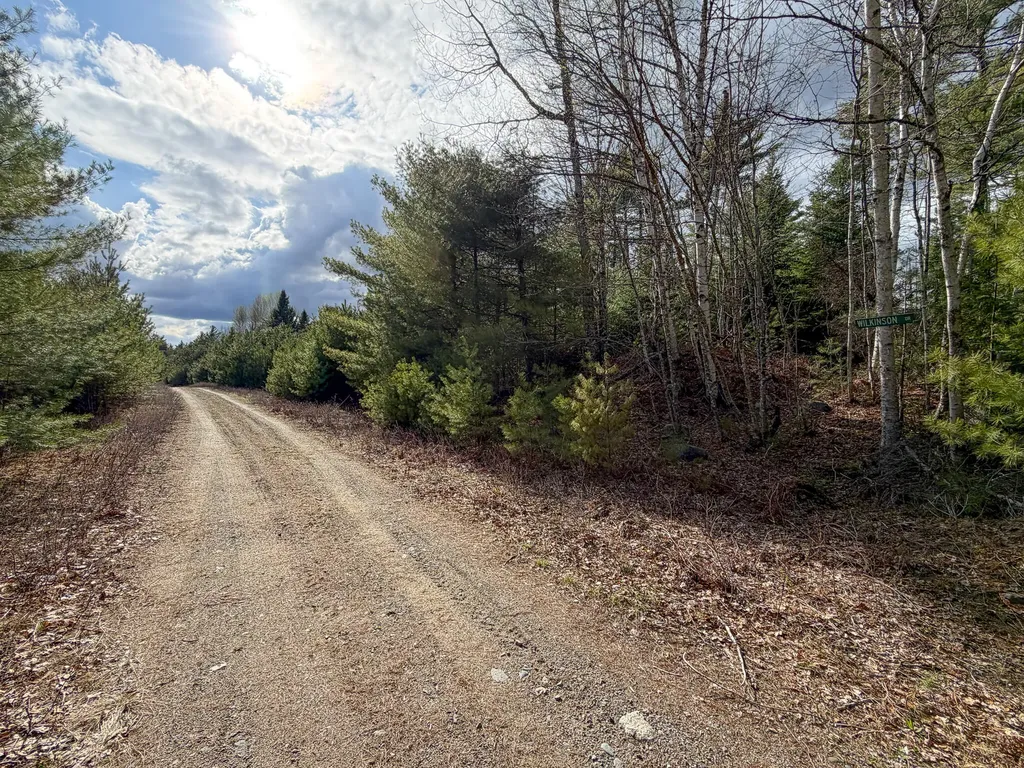 32-40 Road Nicatous Lake T41 Md ME 04417
