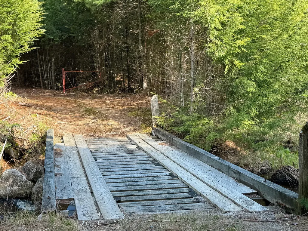 32-40 Road Nicatous Lake T41 Md ME 04417