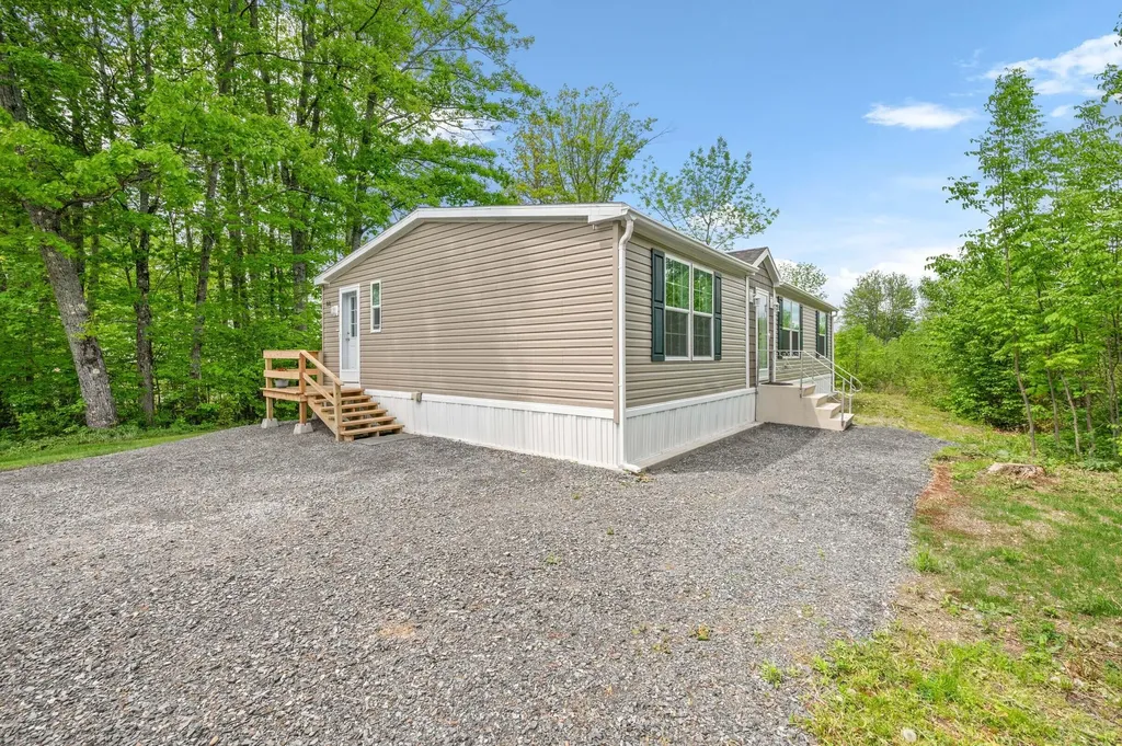44 Averill Mobile Home Park Benton ME 04901
