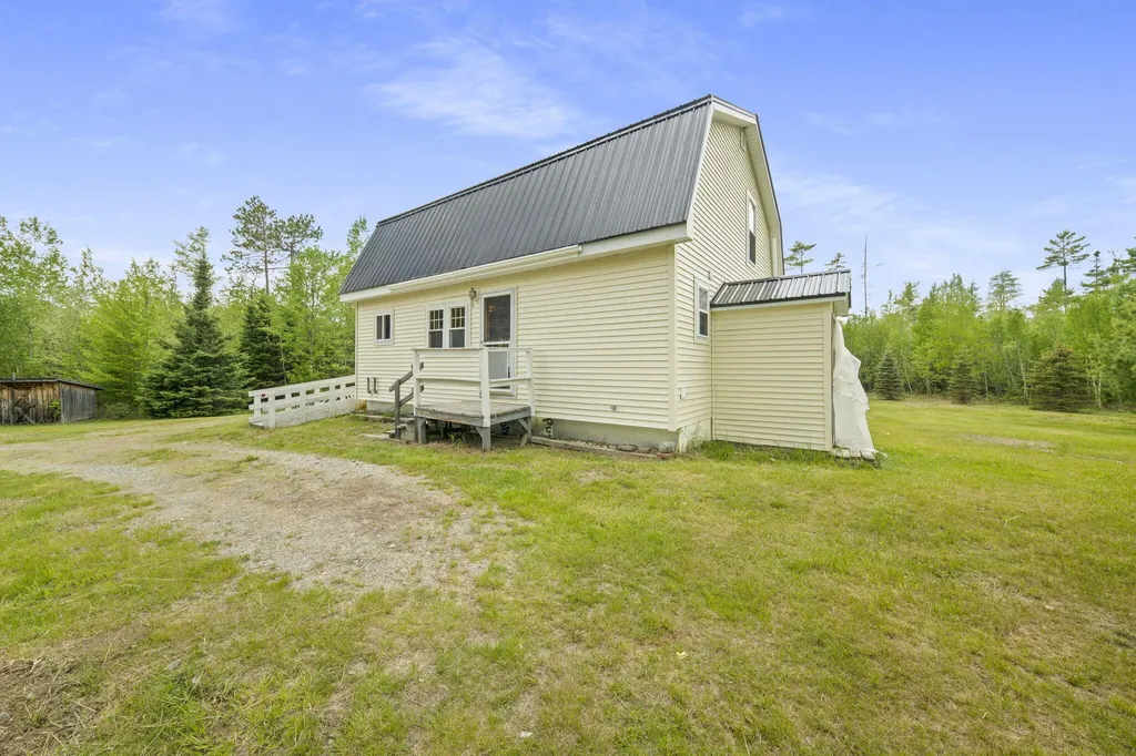 460 Airline Road Clifton ME 04428