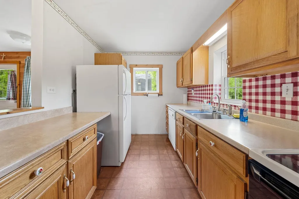 460 Airline Road Clifton ME 04428