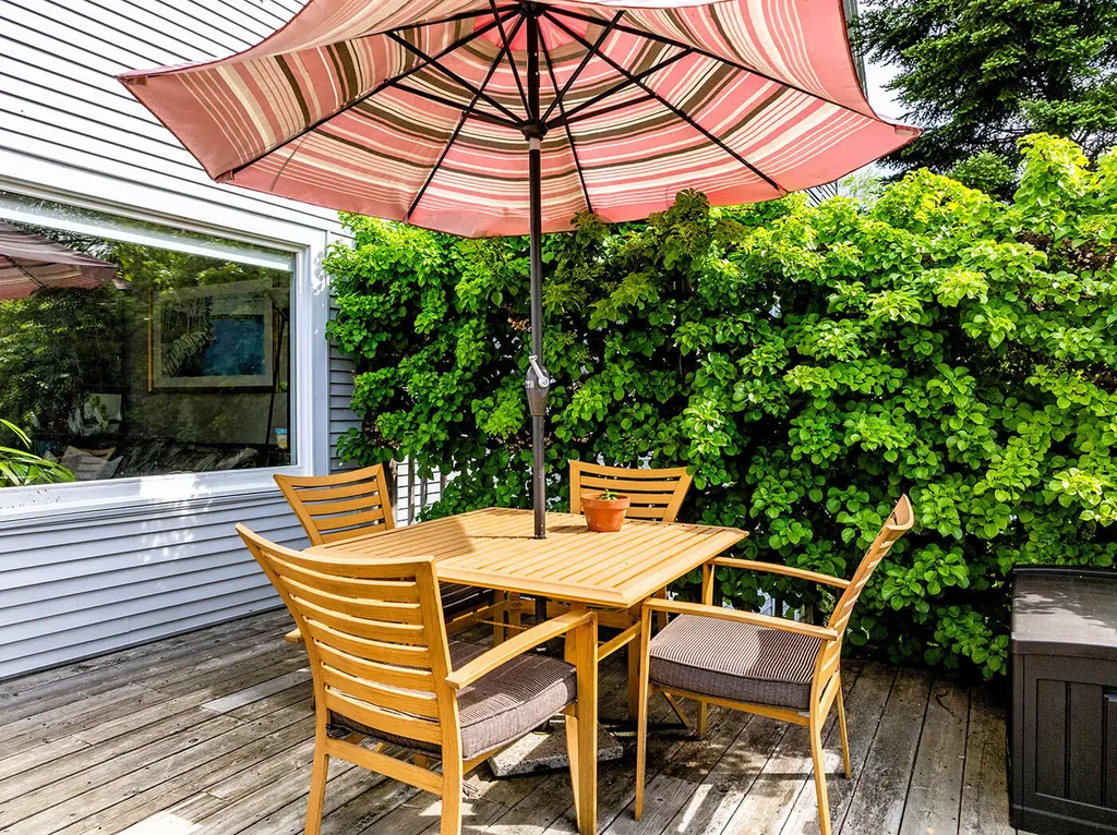 18 Trim Street Camden ME 04843