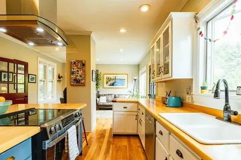 18 Trim Street Camden ME 04843