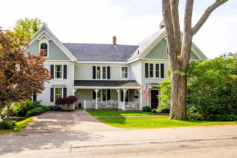18 Trim Street Camden ME 04843