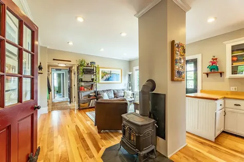 18 Trim Street Camden ME 04843