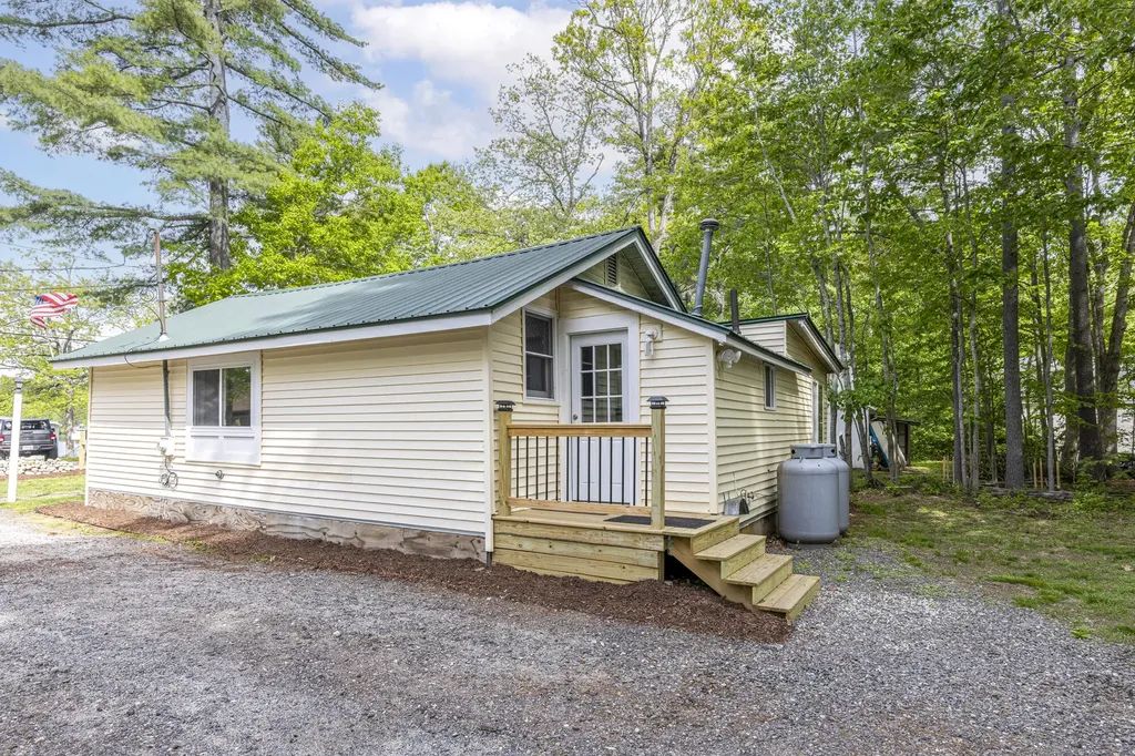 73 Anglers Road Windham ME 04062