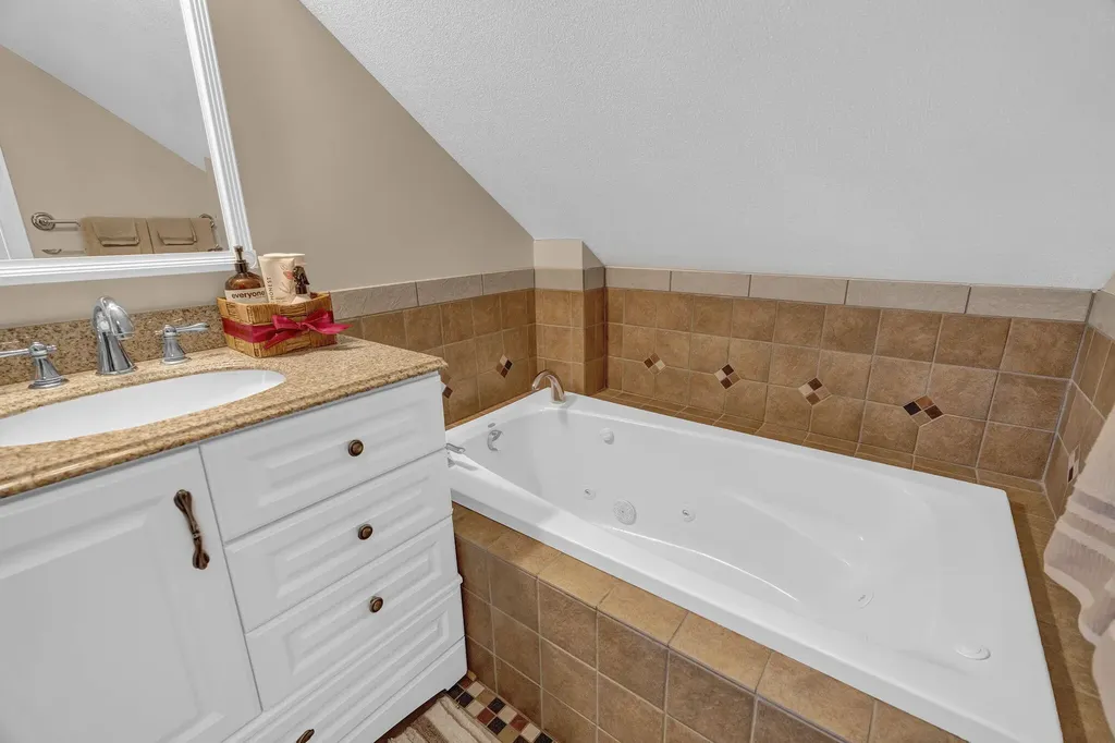80 Settlers Way Orrington ME 04474