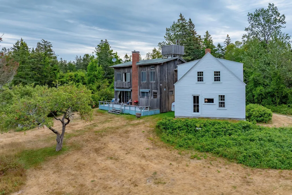 163 Back Road Brooklin ME 04616