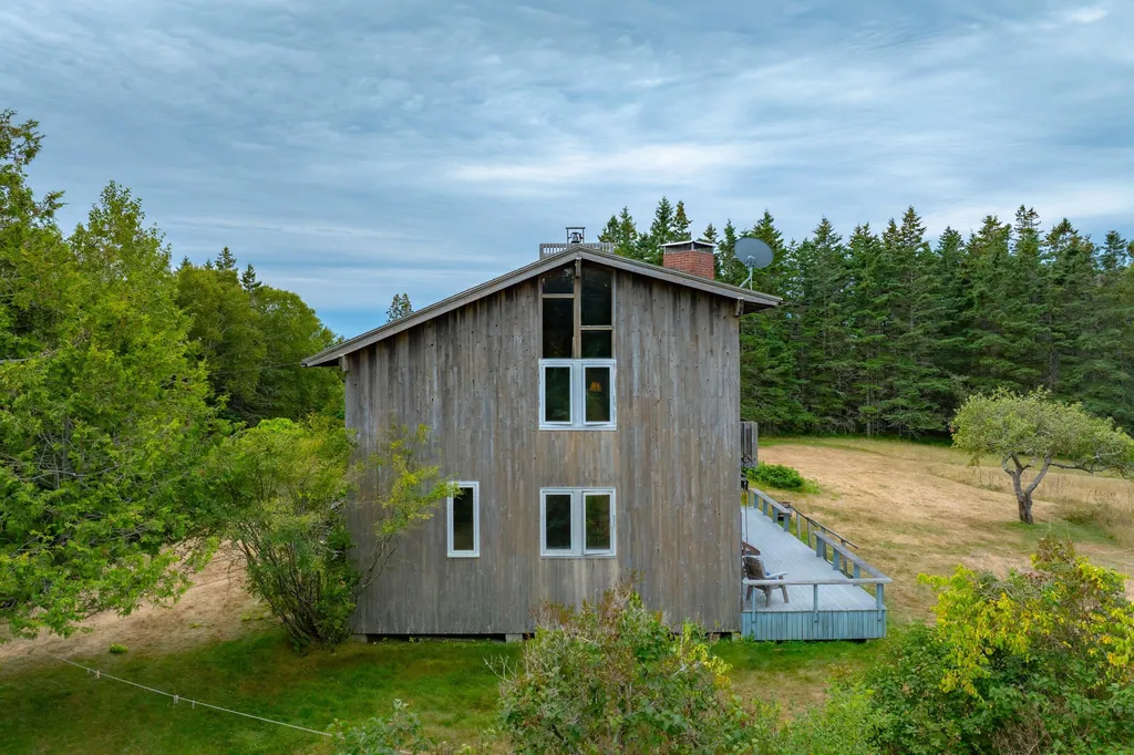 163 Back Road Brooklin ME 04616