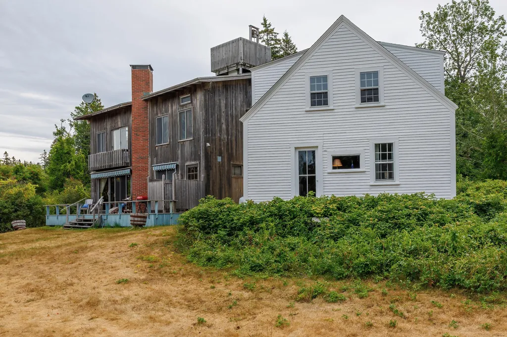163 Back Road Brooklin ME 04616