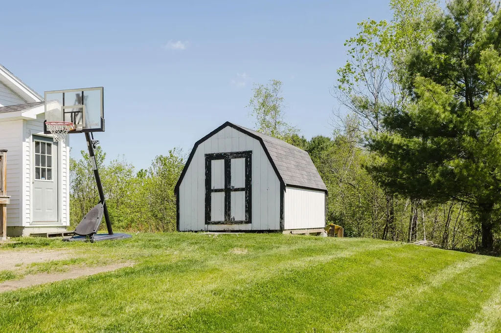 135 Meadow Lane Farmington ME 04938