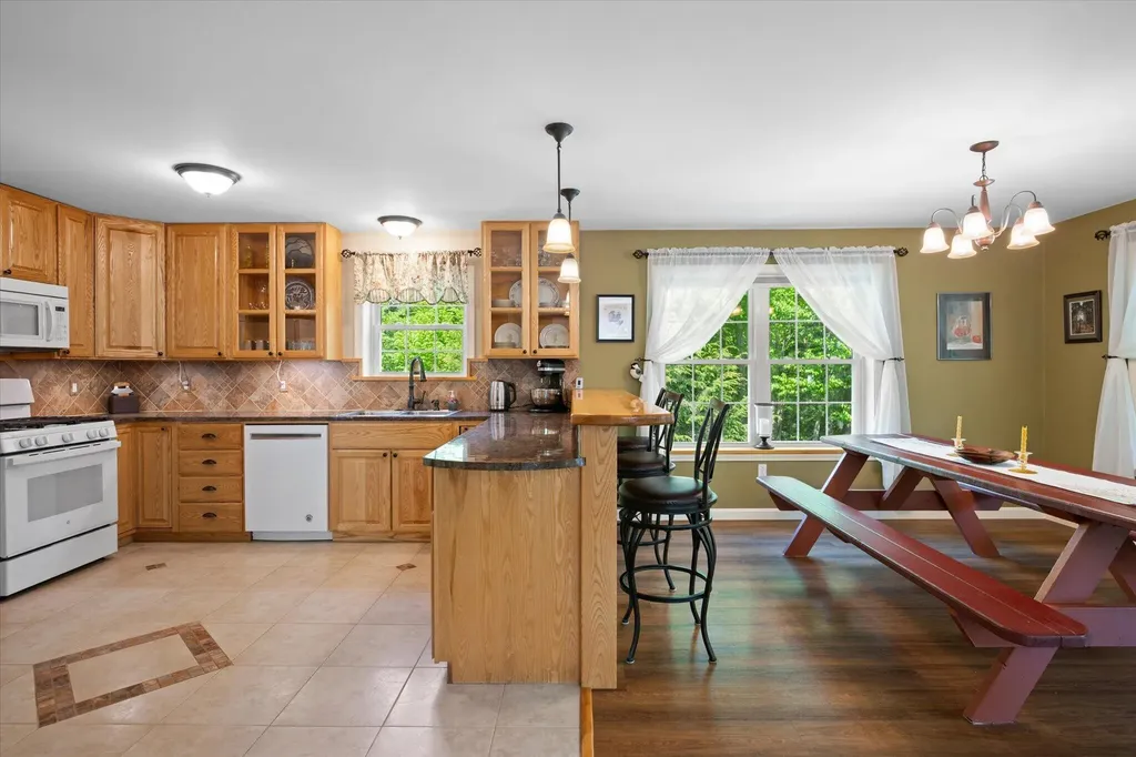29 Stoney Drive Lincoln ME 04457