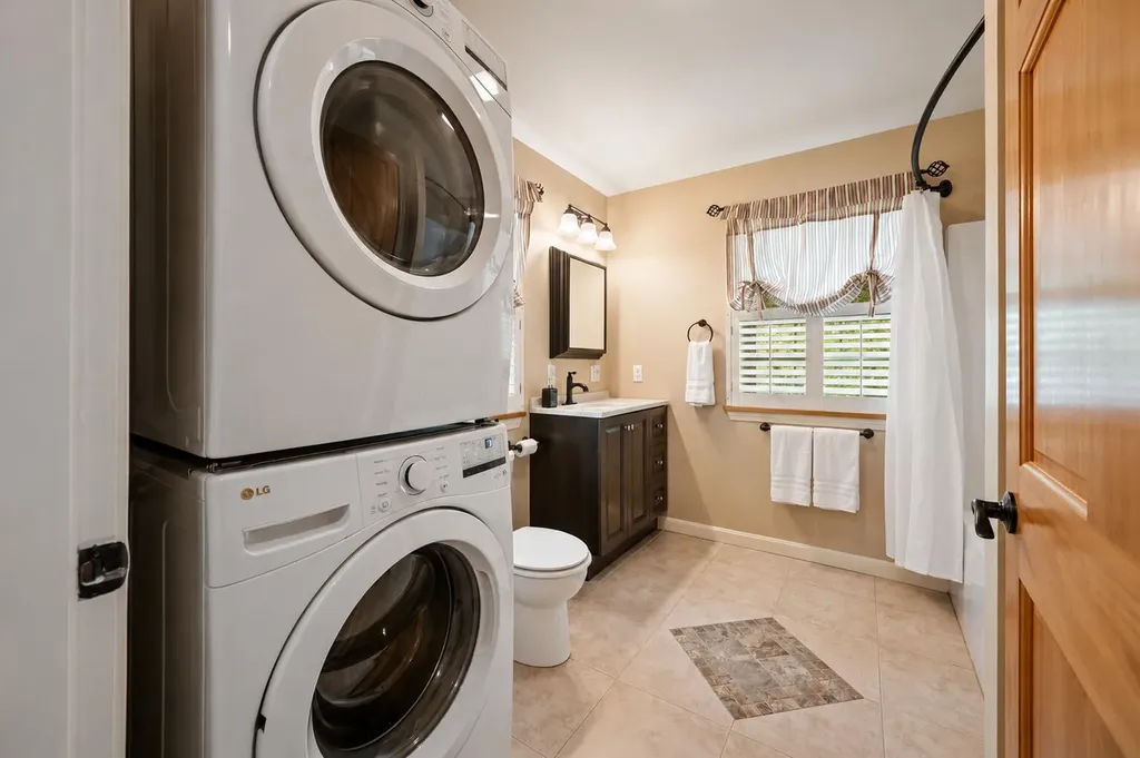 29 Stoney Drive Lincoln ME 04457