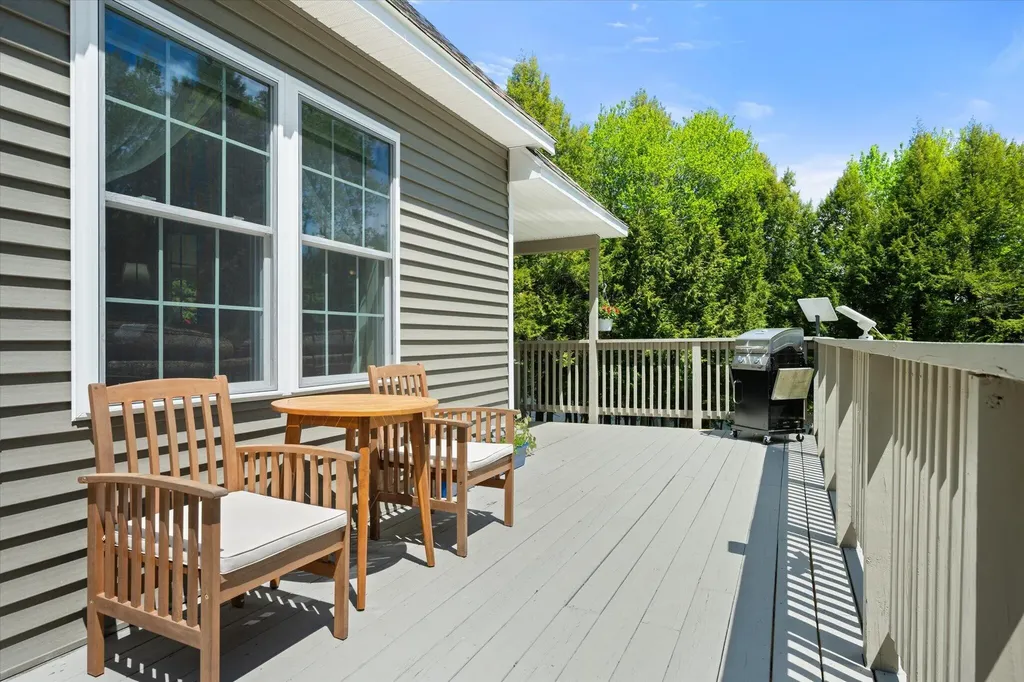 29 Stoney Drive Lincoln ME 04457