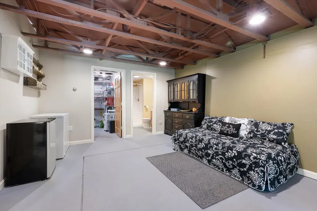 29 Stoney Drive Lincoln ME 04457