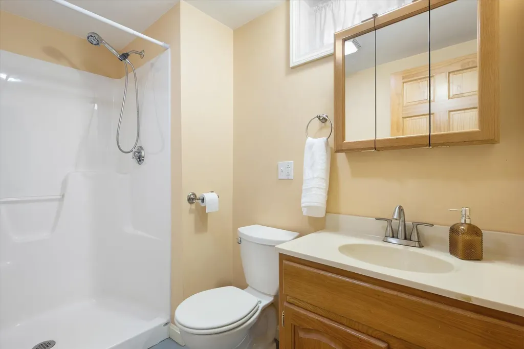 29 Stoney Drive Lincoln ME 04457