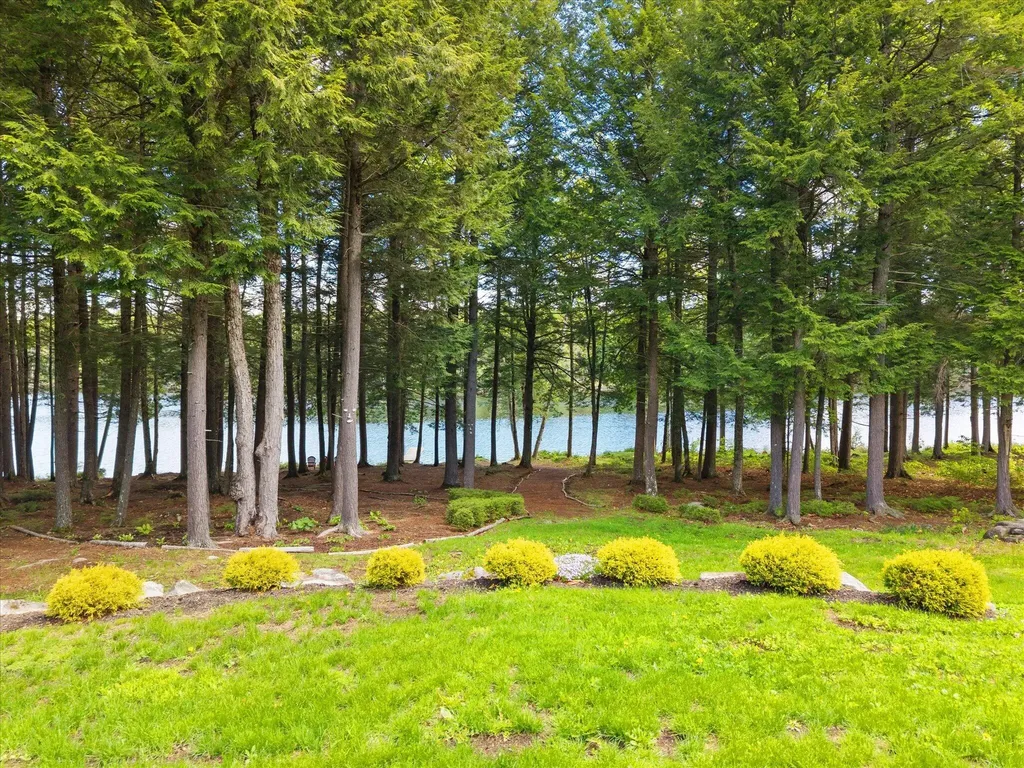 29 Stoney Drive Lincoln ME 04457