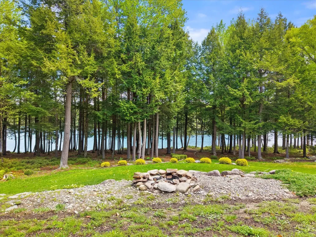 29 Stoney Drive Lincoln ME 04457