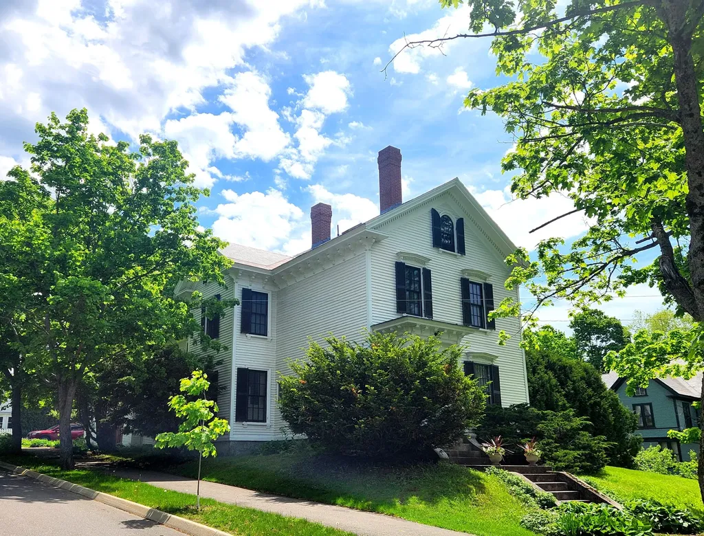 151 Kenduskeag Avenue Bangor ME 04401
