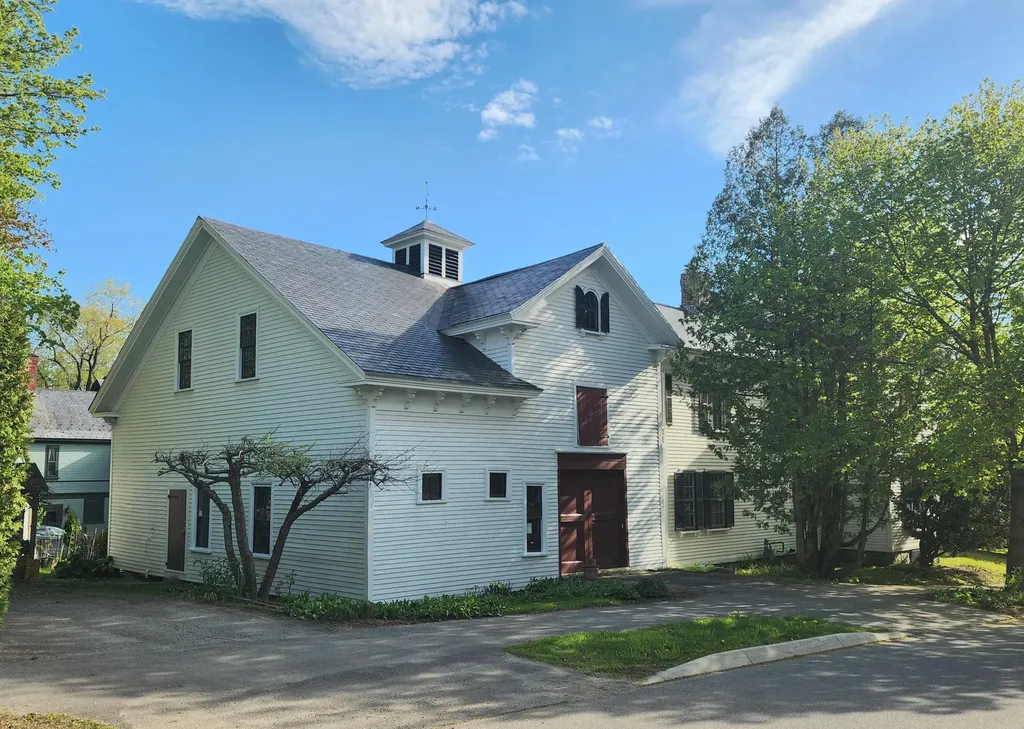 151 Kenduskeag Avenue Bangor ME 04401