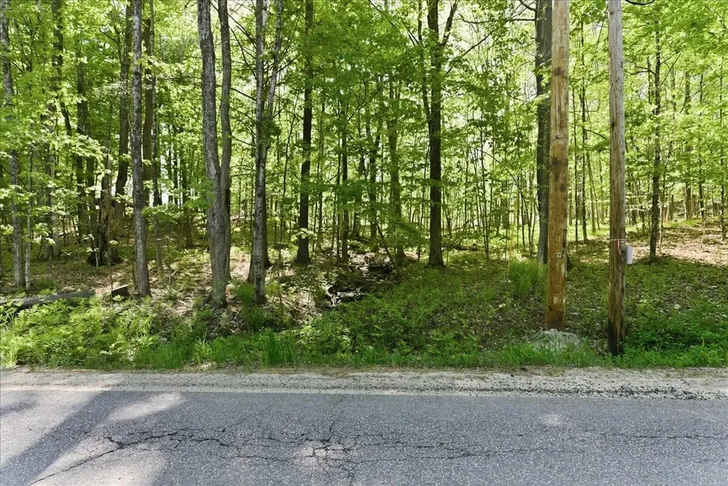 263 Number 6 Road Oxford ME 04281