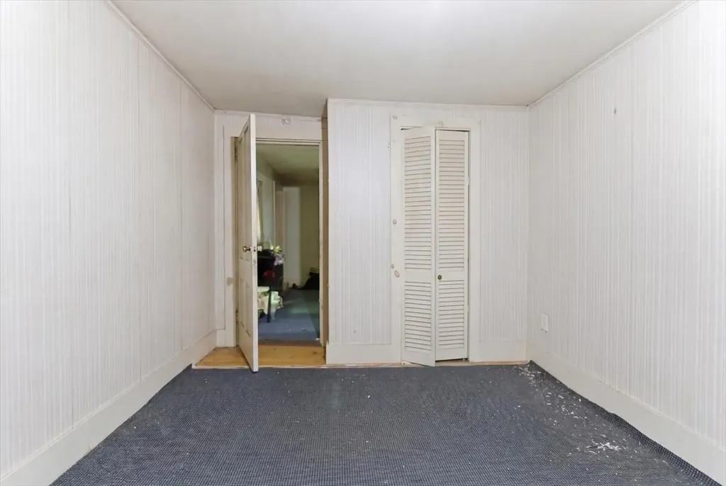 263 Number 6 Road Oxford ME 04281