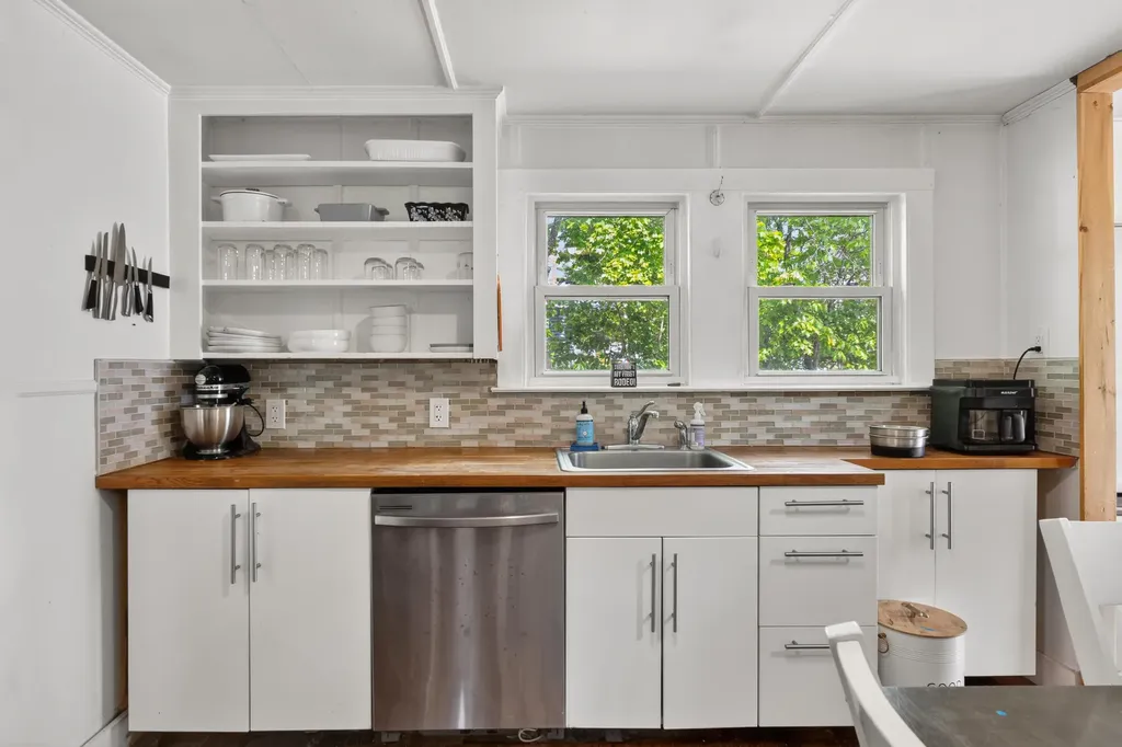 8 Somerset Avenue Old Orchard Beach ME 04064
