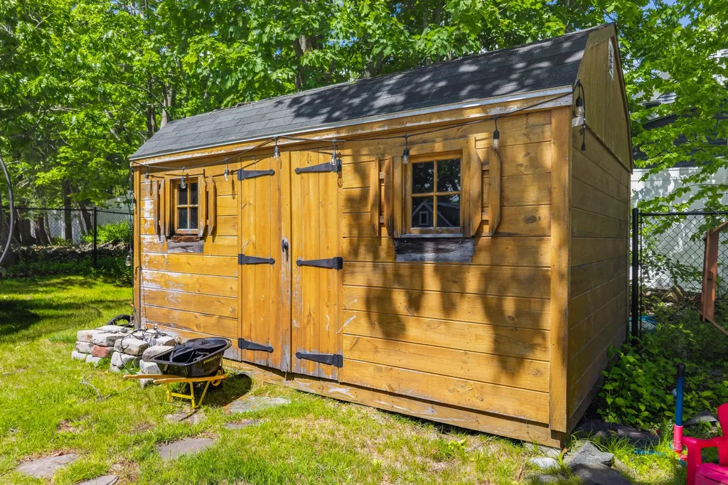 8 Somerset Avenue Old Orchard Beach ME 04064