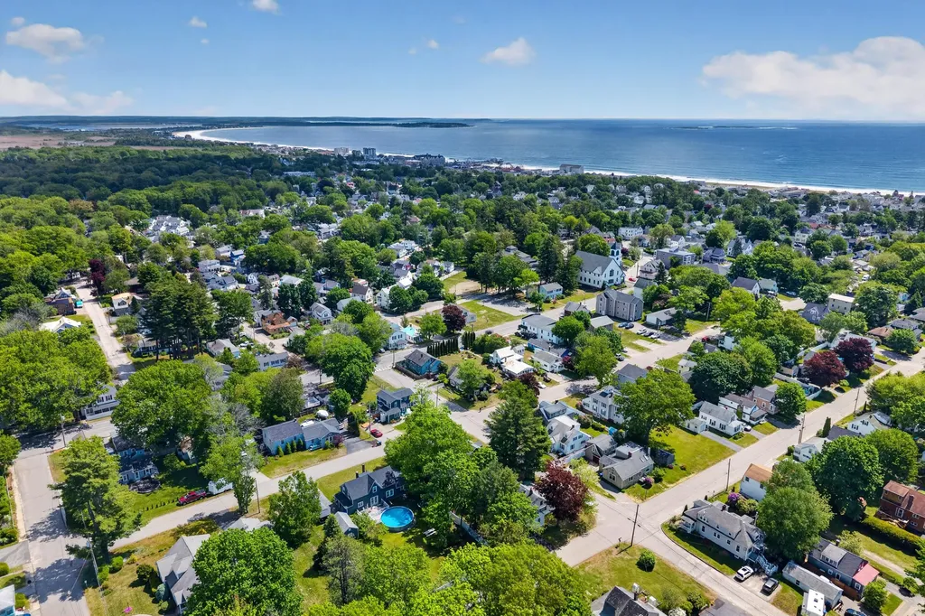 8 Somerset Avenue Old Orchard Beach ME 04064