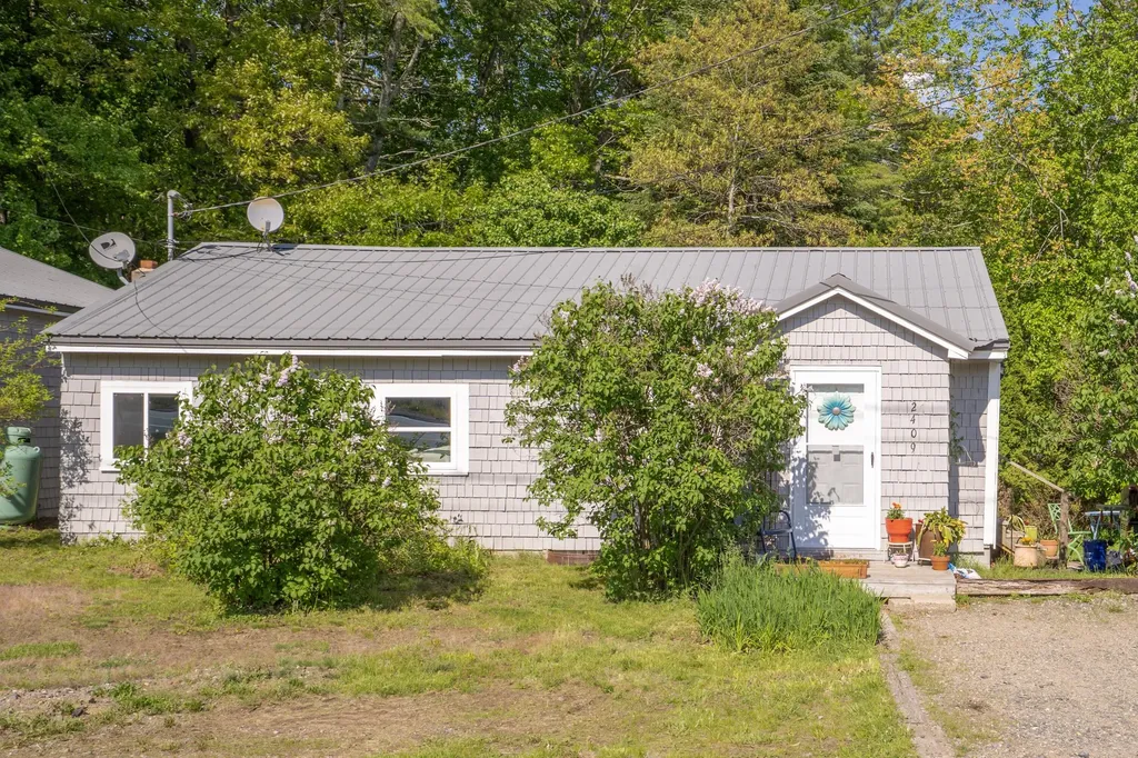 2415 Sanford Road Wells ME 04090