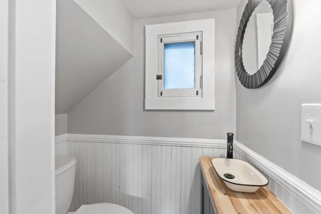 131 Gamage Avenue Auburn ME 04210