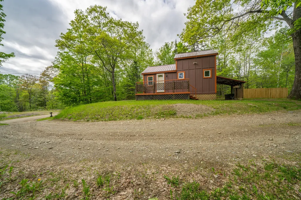 179 Page Road Jackson ME 04921