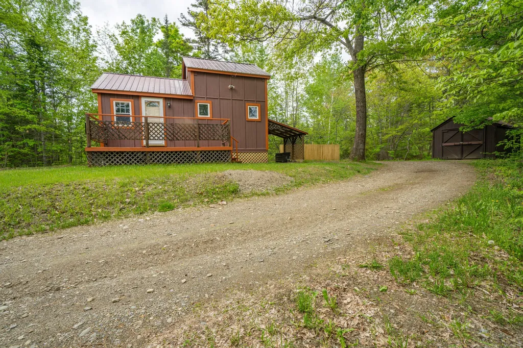 179 Page Road Jackson ME 04921