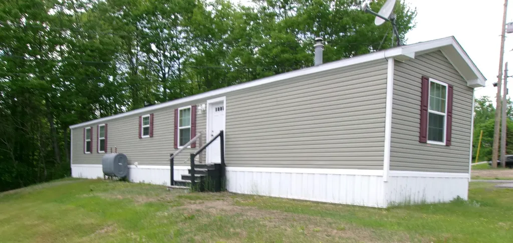 1 Gilmore Drive Topsham ME 04086