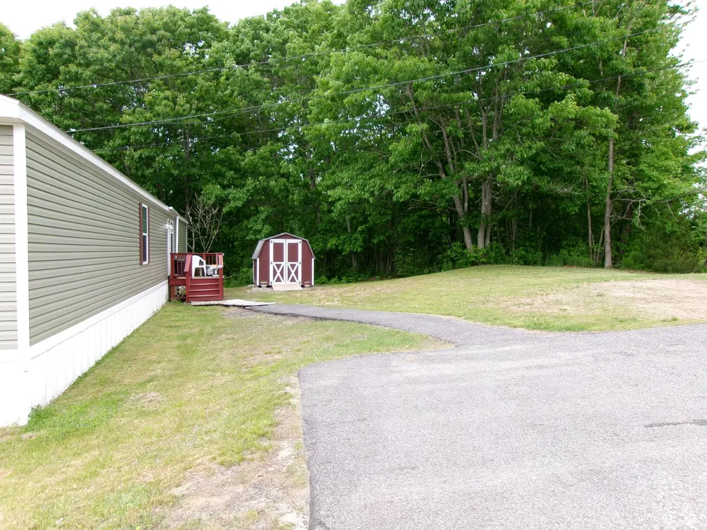 1 Gilmore Drive Topsham ME 04086